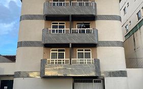 Apartamento na Praia do Morro para até 5 pessoas com garagem